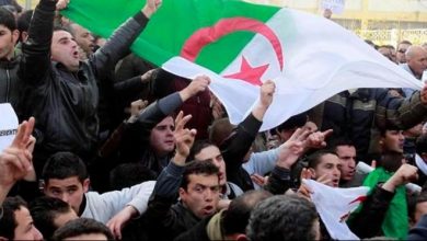 Photo of الجزائريون يعلنون رفضهم لإجراء إنتخابات تحت اشراف العسكري .. وتجدد الإحتجاجات !