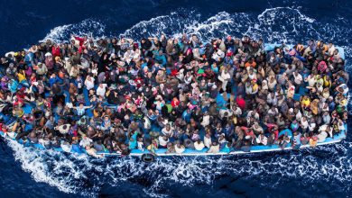 Photo of دول العالم ترفض إستقبال عشرات اللاجئين تم إنقاذهم من عرض البحر !