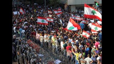 Photo of الإحتجاجات تتوسع في لبنان ، ومطالبات بإستقالة الحكومة .. تعرف على التفاصيل !