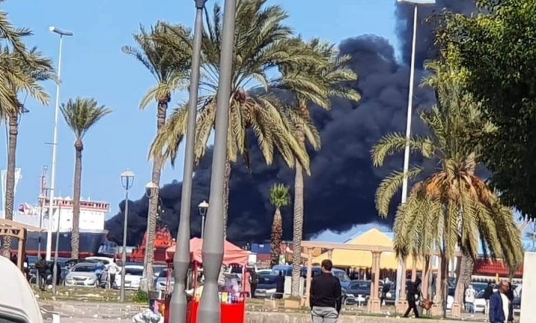 Photo of قصف جديد يستهدف ميناء طرابلس .. والجيش الليبي يوضح السبب !